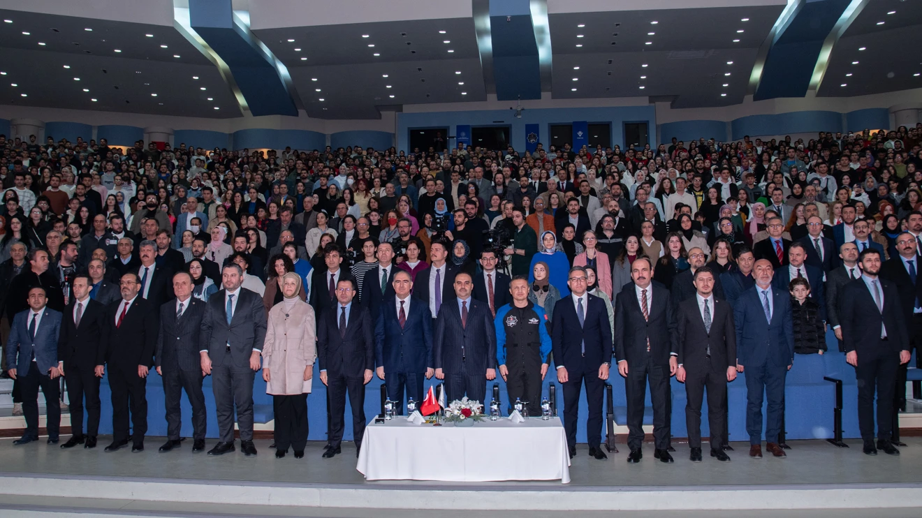 Türkiye'nin ilk astronotu Gezeravcı, Selçuk Üniversitesinde